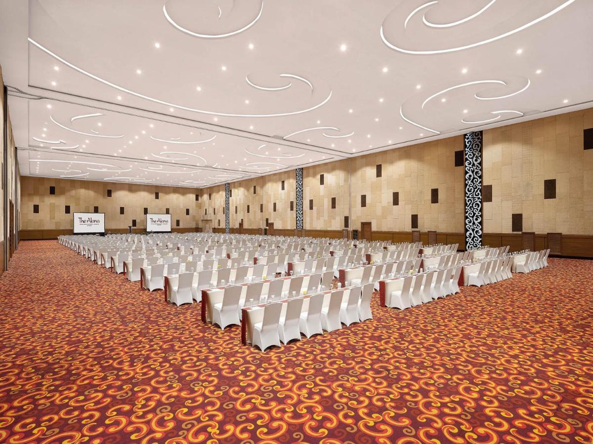 The Alana And Convention Center